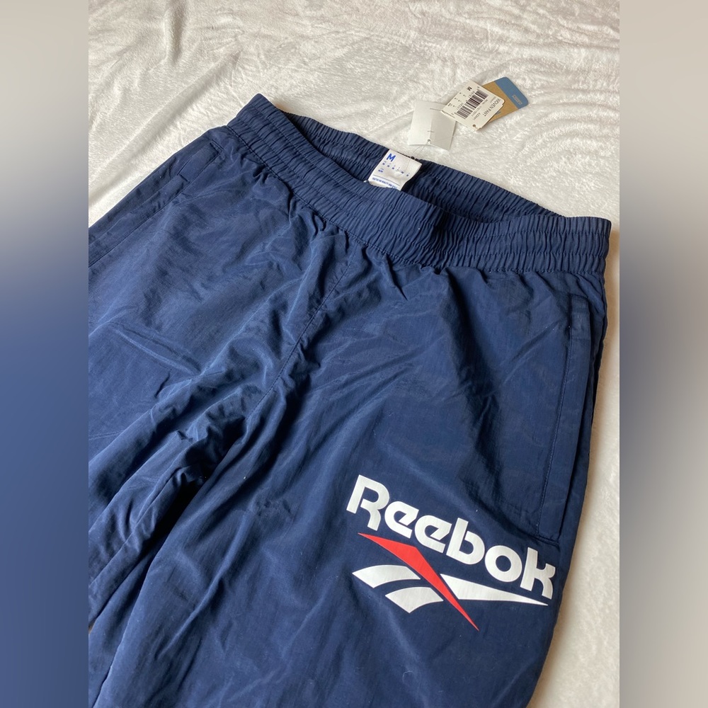 NWT Reebok Classics Nylon Joggers in Navy Cool Retro Size M - Picture 4 of 11